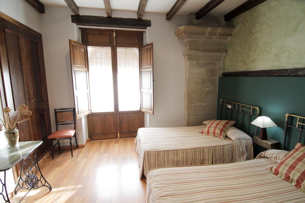 Vivienda Turistica Yamaries Hotel Ubeda  Exterior photo